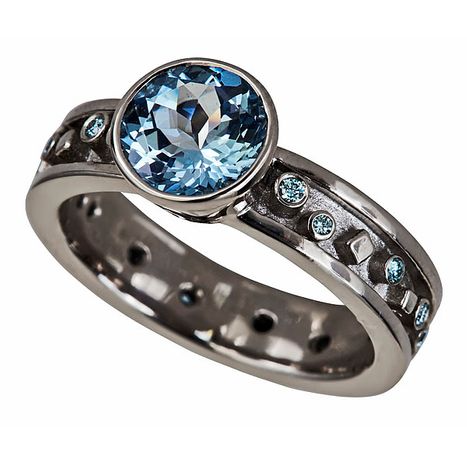 18k white gold, blue diamonds AQUAMARINE PASSION RING