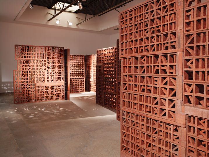 Santa Fe (Celosia I) and Santa Fe (Celosia II), 2006. Gres, dimensiones variables. Santa Fe Sixth International Biennial, Still Points of the Turning World, Estados Unidos. Foto: Eric Swanson, cortesía Galería Marian Goodman, Nueva York.