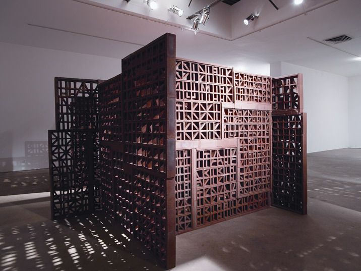 Santa Fe (Celosia I) and Santa Fe (Celosia II), 2006. Gres, dimensiones variables. Santa Fe Sixth International Biennial, Still Points of the Turning World, Estados Unidos. Foto: Eric Swanson, cortesía Galería Marian Goodman, Nueva York.