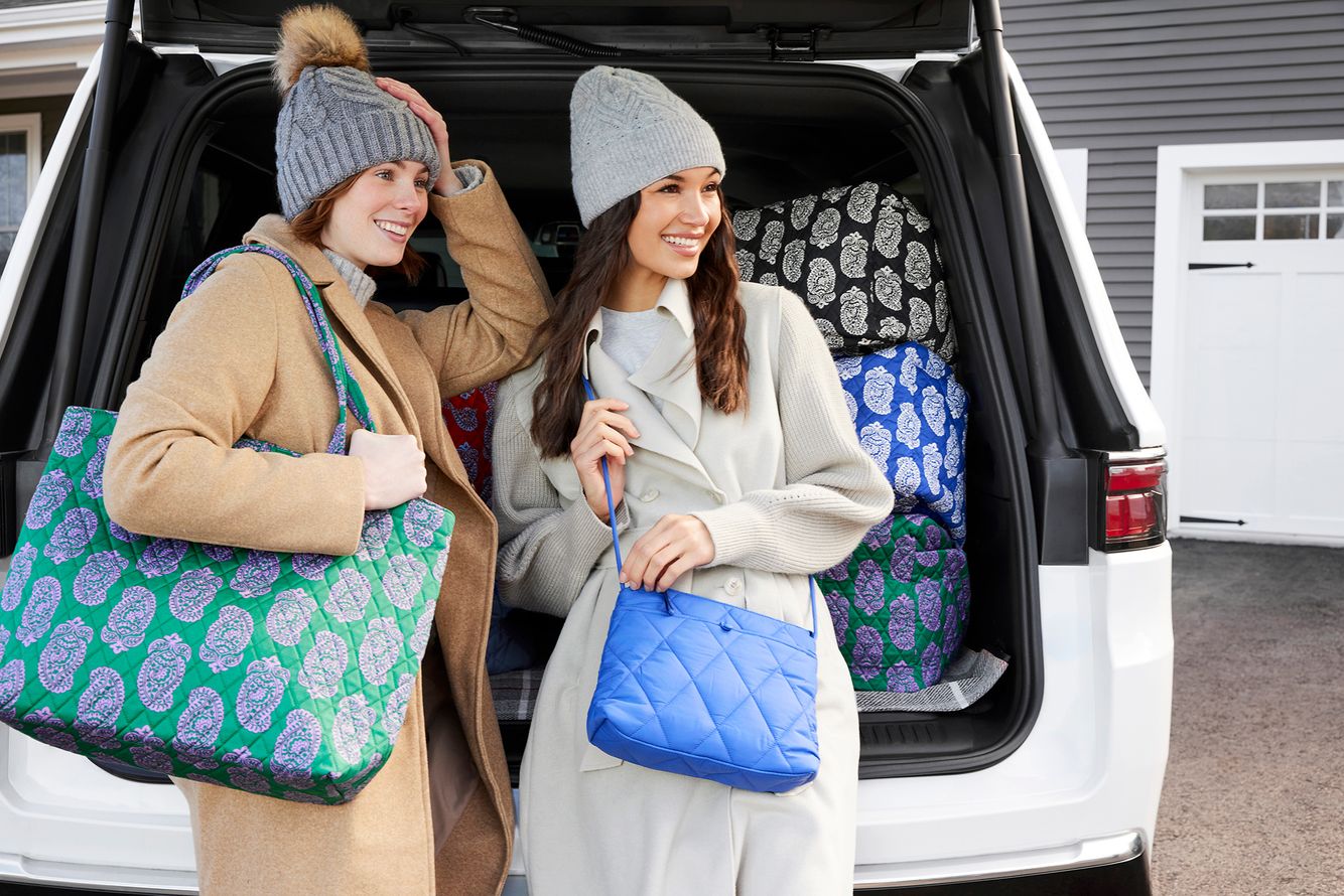 101524_Winter_-VeraBradley-_Holiday_Travel_1950.jpg