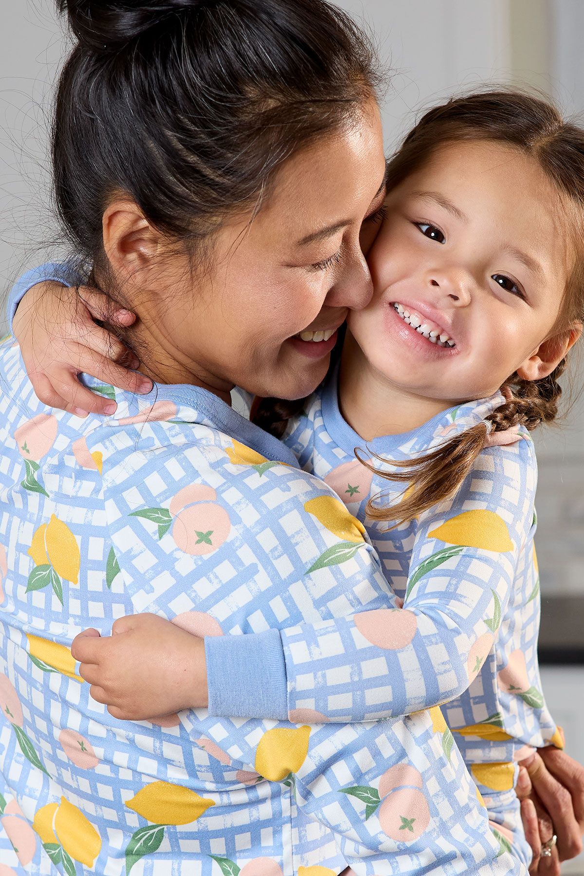 Lemon-Gingham-Family_20056.jpg