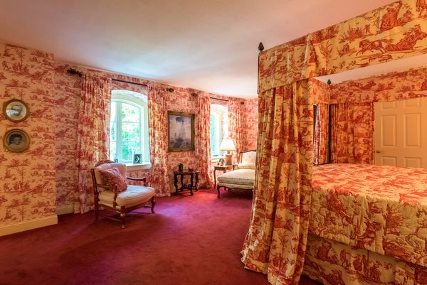 Canopy Bedroom