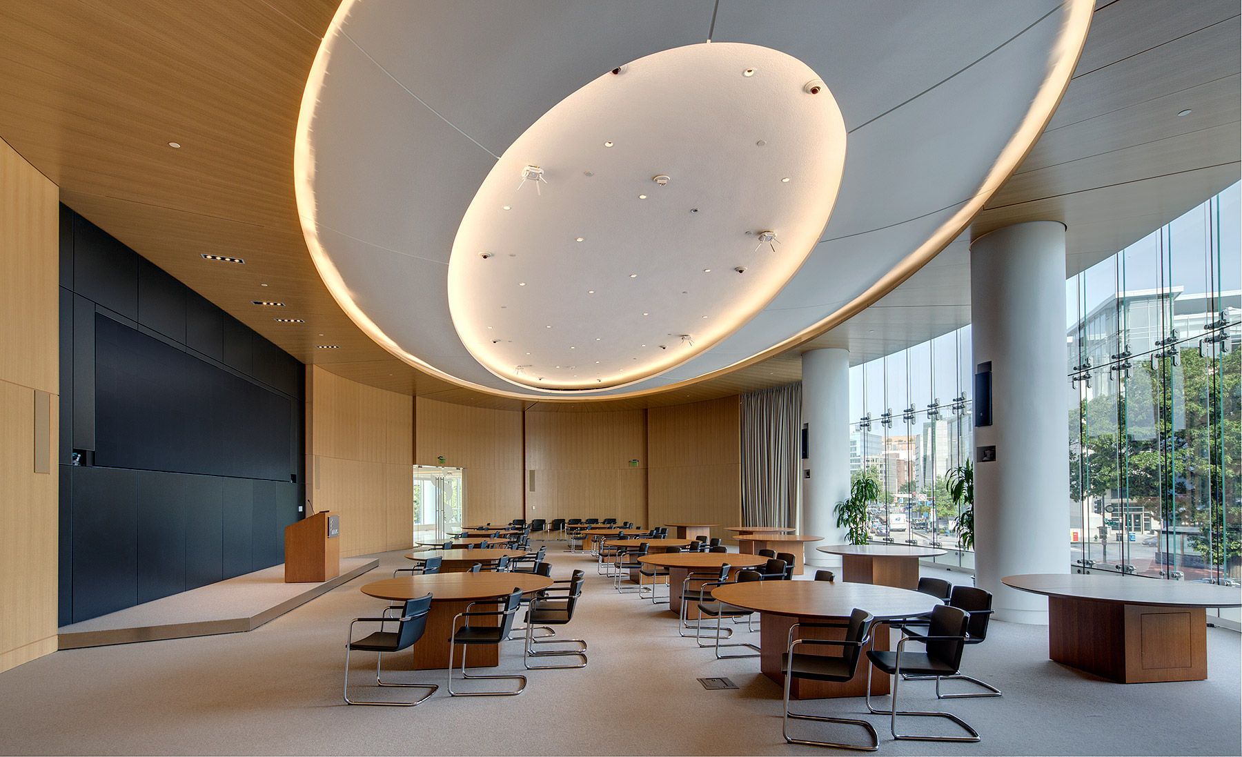 AAMC headquarters in Washinton, DC. Documented both interior and exterior views.Client: Clark ConstructionInterior Architecture: Studios ArchitectureArchitect: Shalom Baranes American Association of Medical Colleges / Headquarters