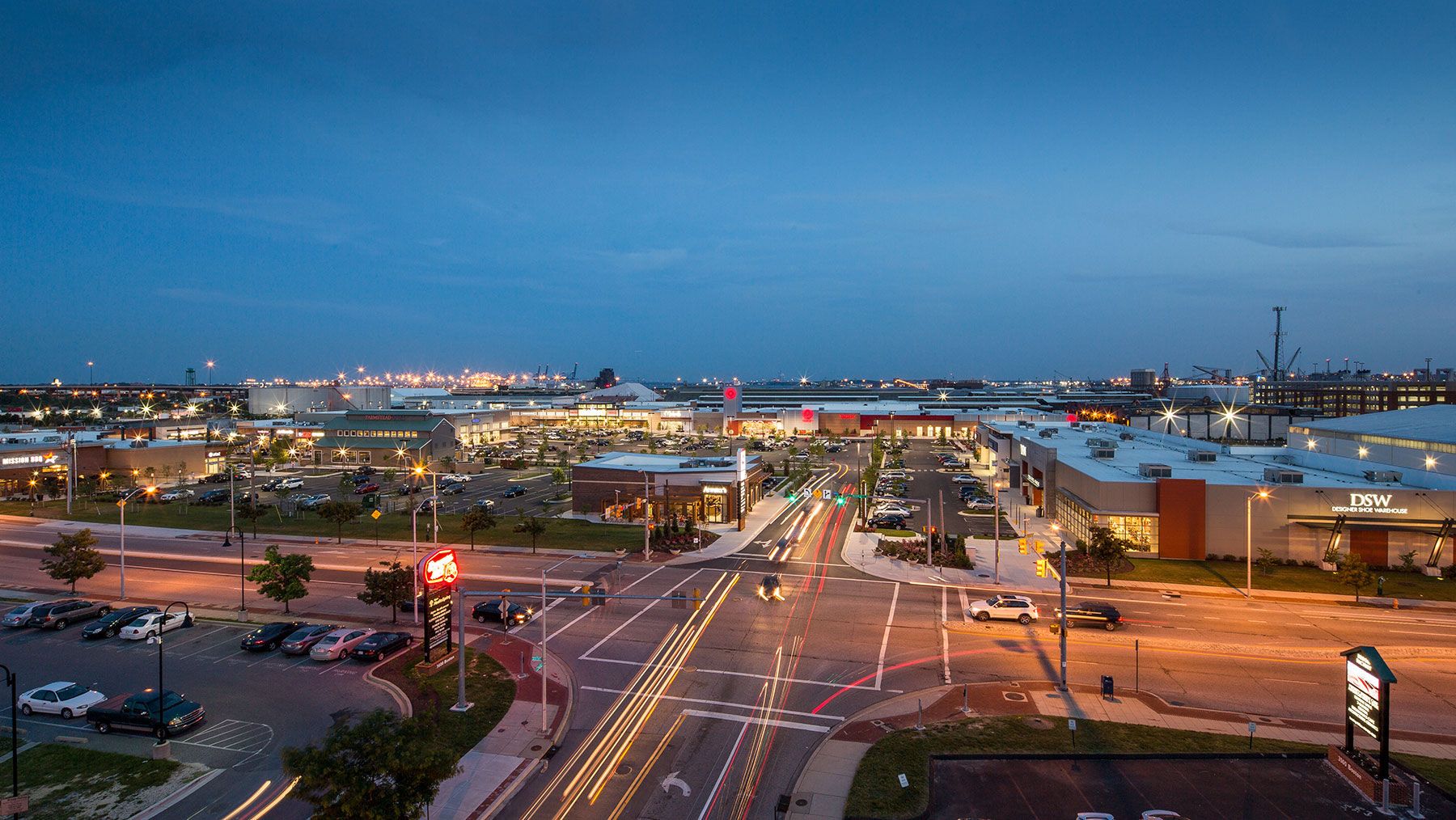 Architect: BCT ArchitectsClient: Workshop Development & BCT Canton Crossing / Baltimore, MD