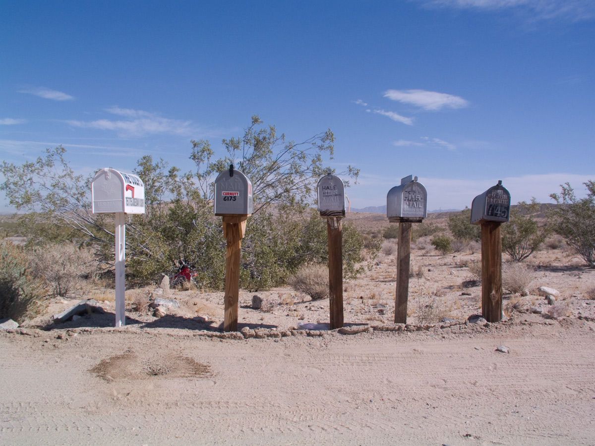 1mail_boxes_hwy.jpg