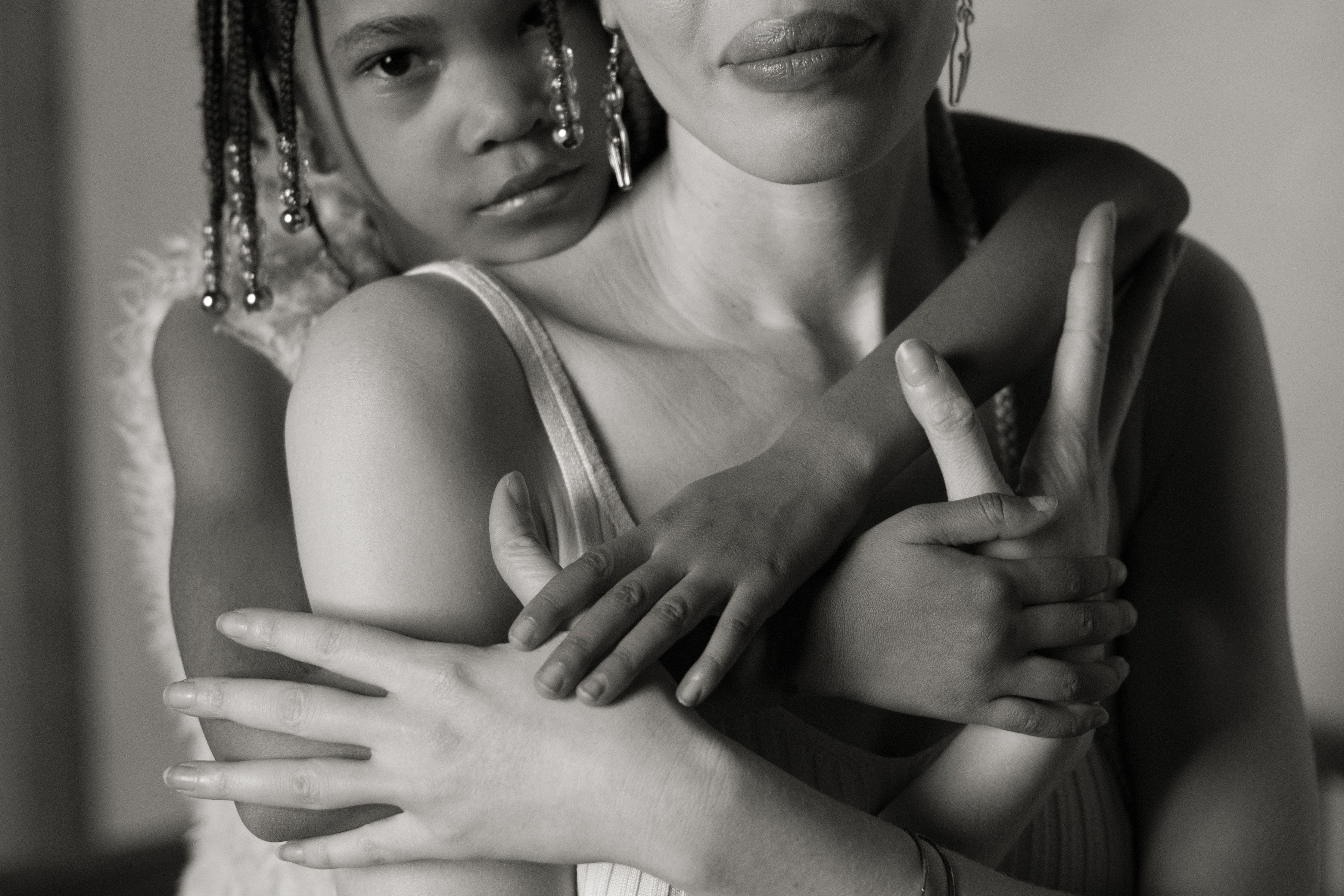 042_041_40LM_slideshow_SLS_6545 diandra handslips2FIN.jpg