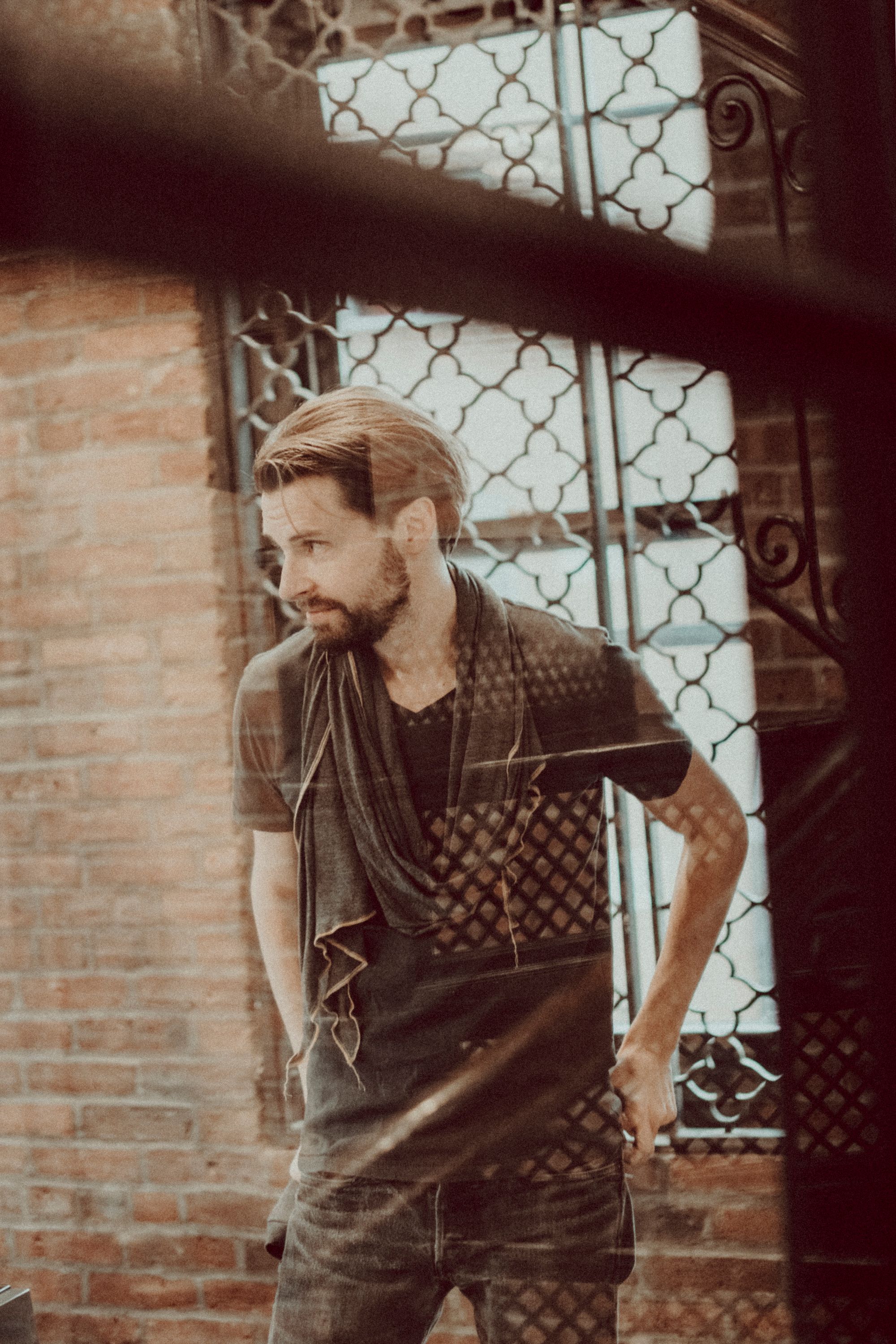 0601JustinMcleodHinge21SLS_4781 copy.jpg