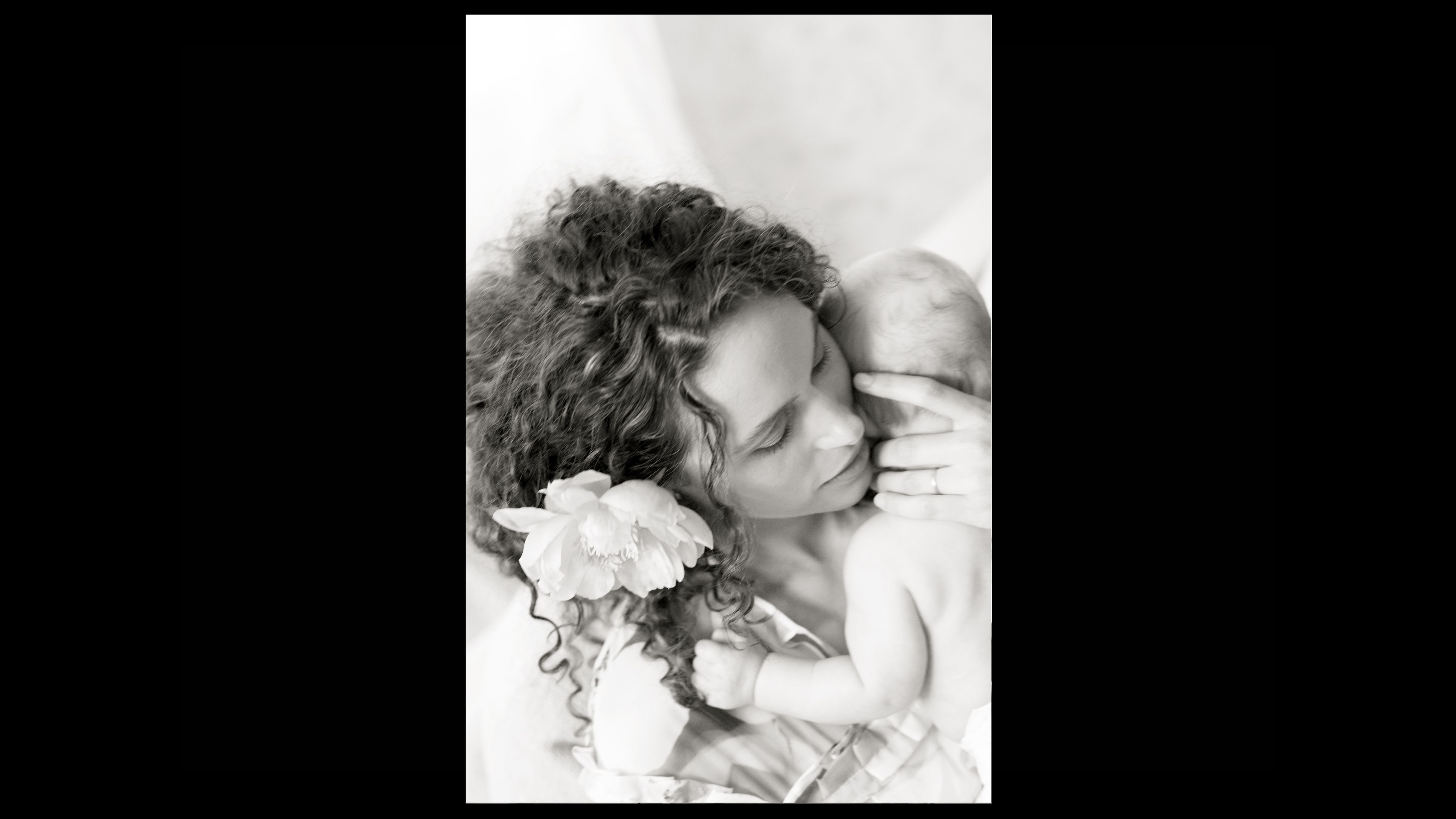 102_107_07LM_slideshow_Erin Closeupfrom abovetemplateDoubleH_Vcomp slideshow copy.jpg