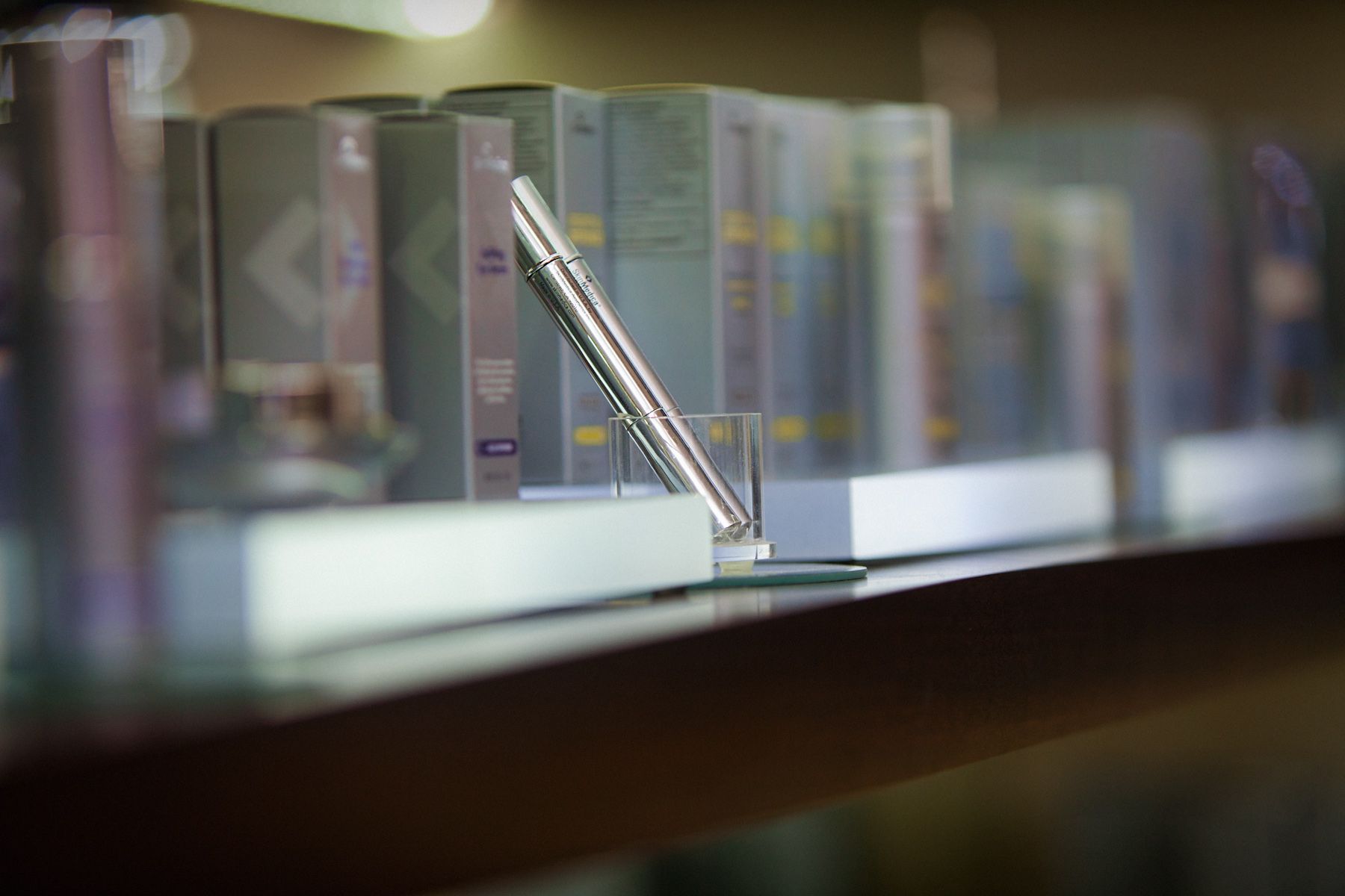 Retail Display Electrical Cosmetic Laser Dermatology