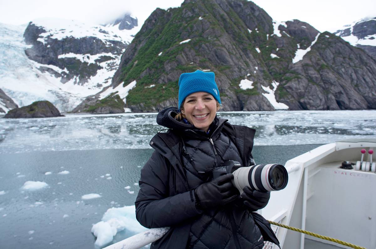 Artist_SaraShoemakerLind_OnLocation_Kenai_Alaska2012.jpg