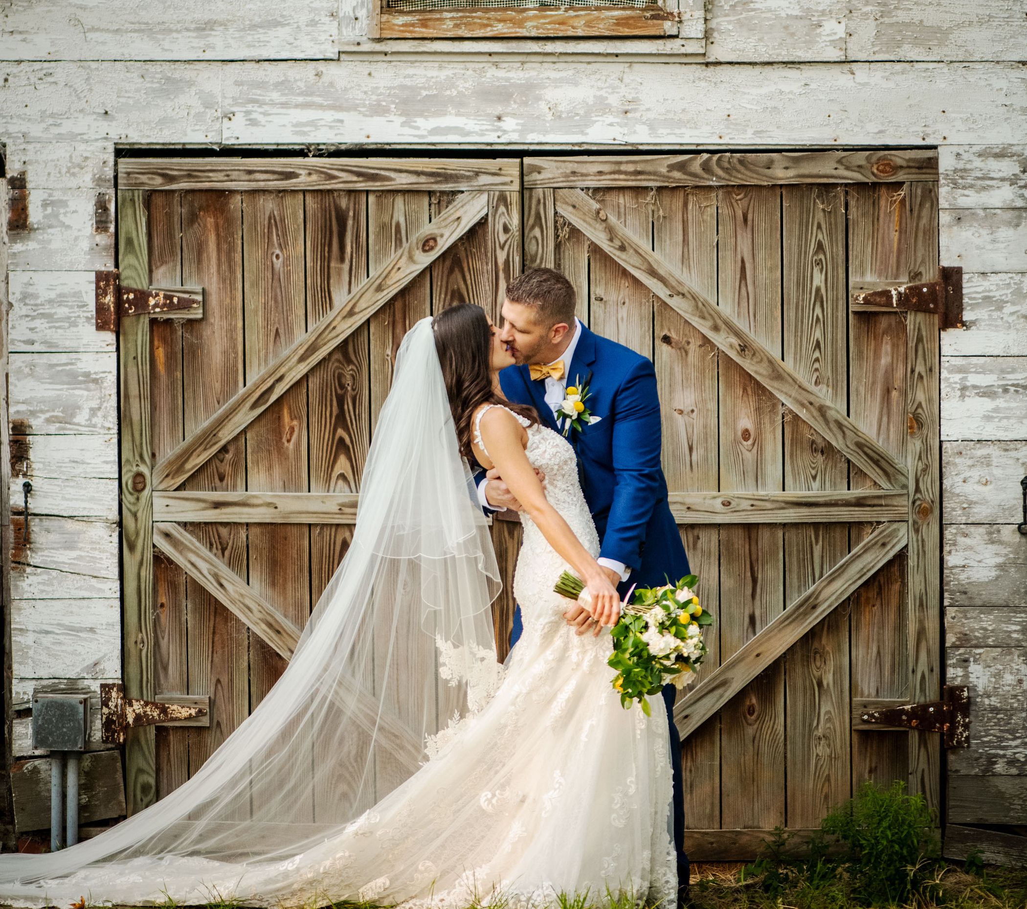 Bridal beauty in lace at the rustic barn