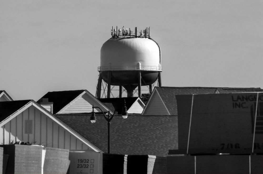 ART_363_Barefoot Houses &Watertower_BW_W.jpg