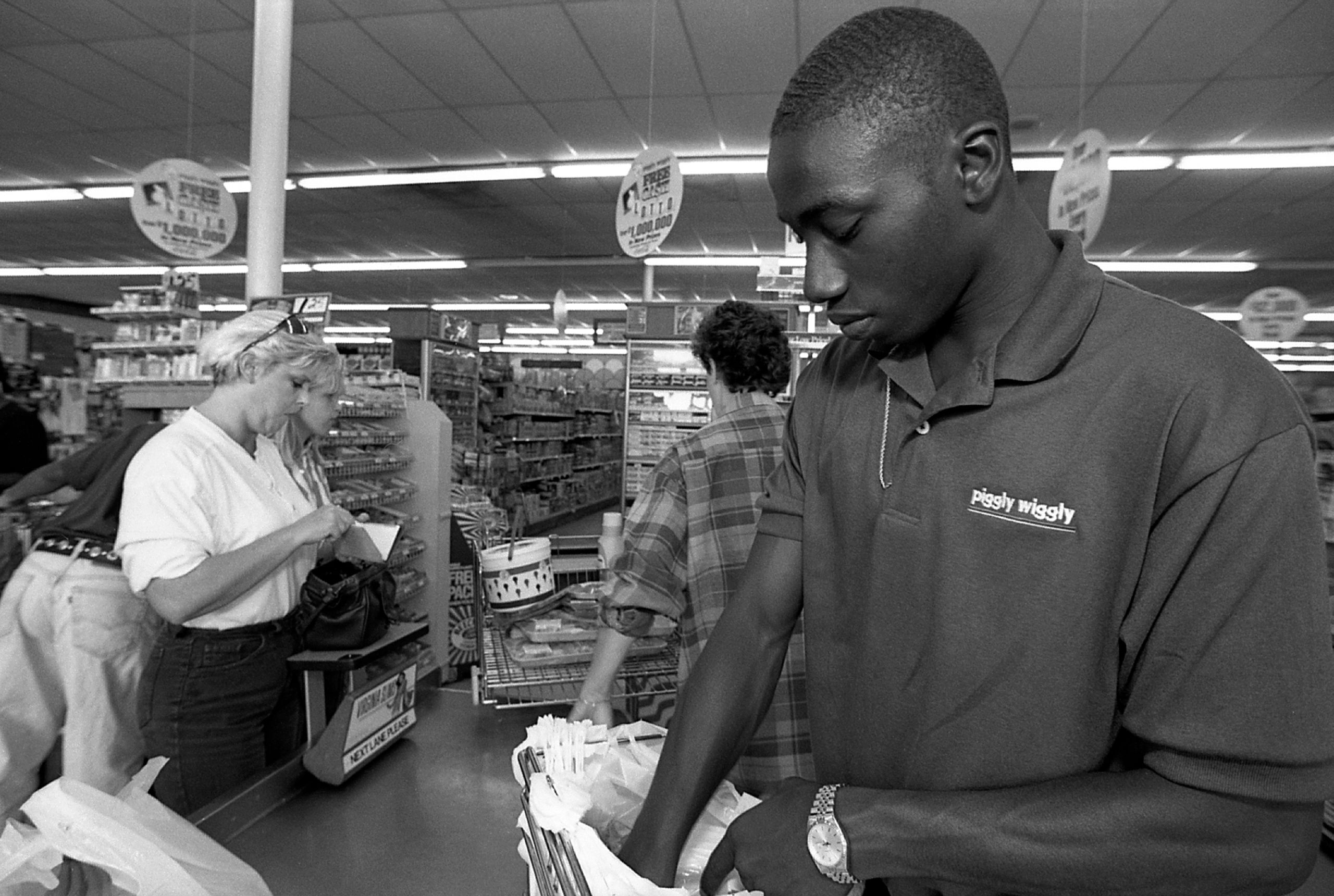 img793_PigglyWiggly Bag Boy_W.jpg