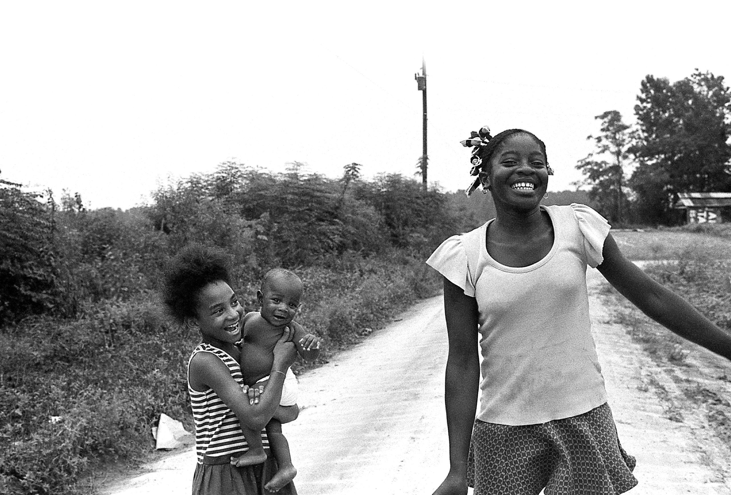 img782_Girls on a dirt road_Ston_W.jpg