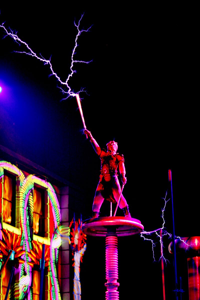 Tesla Man @ Warner Bros. Gala