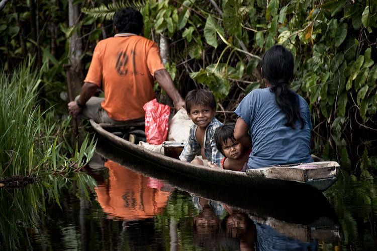 Family fishing in a remote lake off the Rio Napo close to Santa Clotilde Peru 1fishing_family_rio_napo