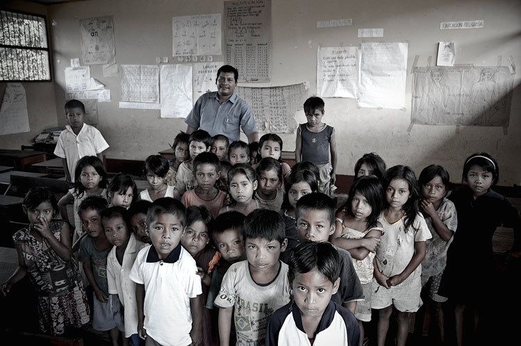 Children at a school in San Martin on the remote Rio Napo in the Peruvian Amazon 1san_martin_school_peru