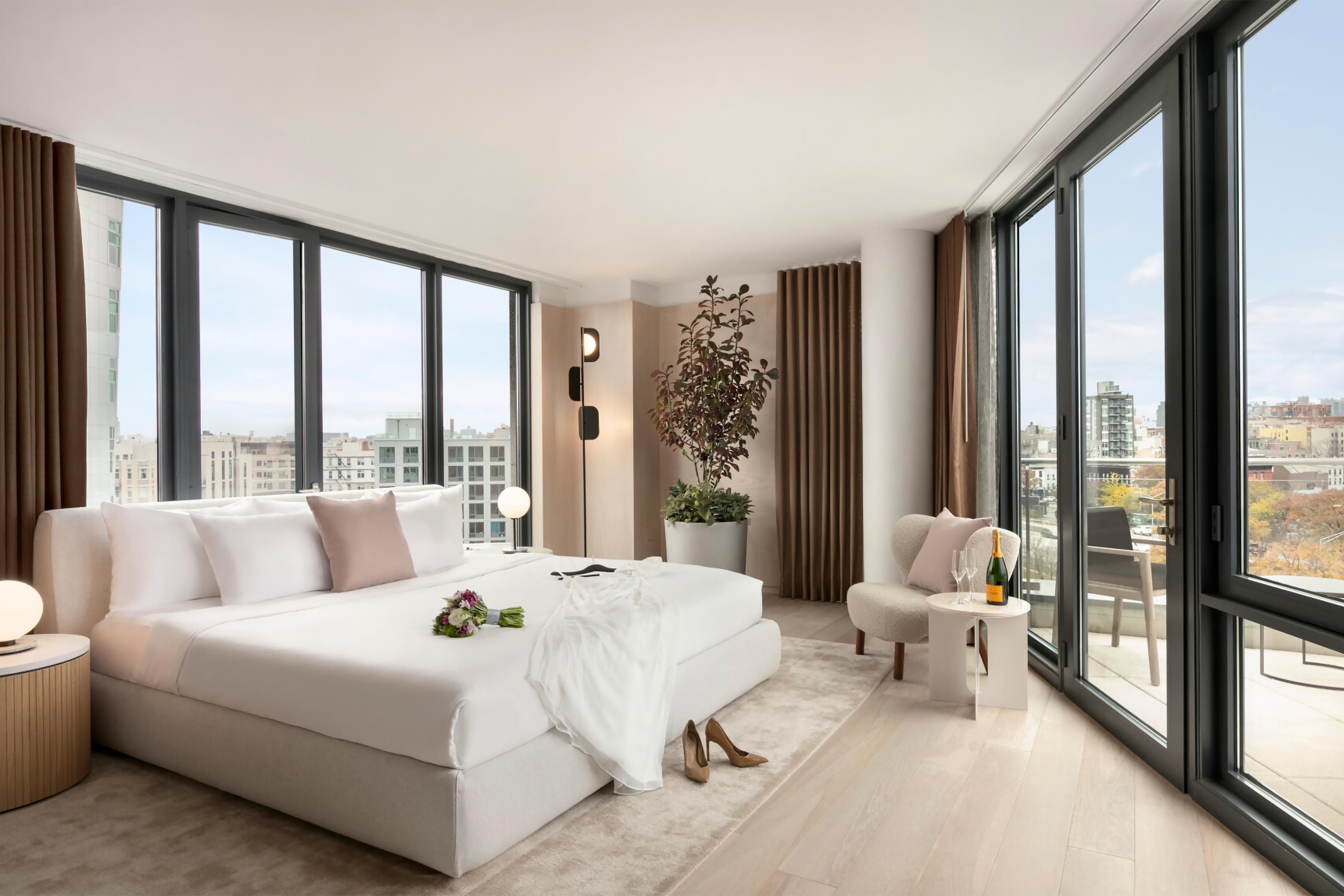 Hotel_Indigo_Williamsburg_NewYork_PresidentialSuite_BrideRoom.jpg