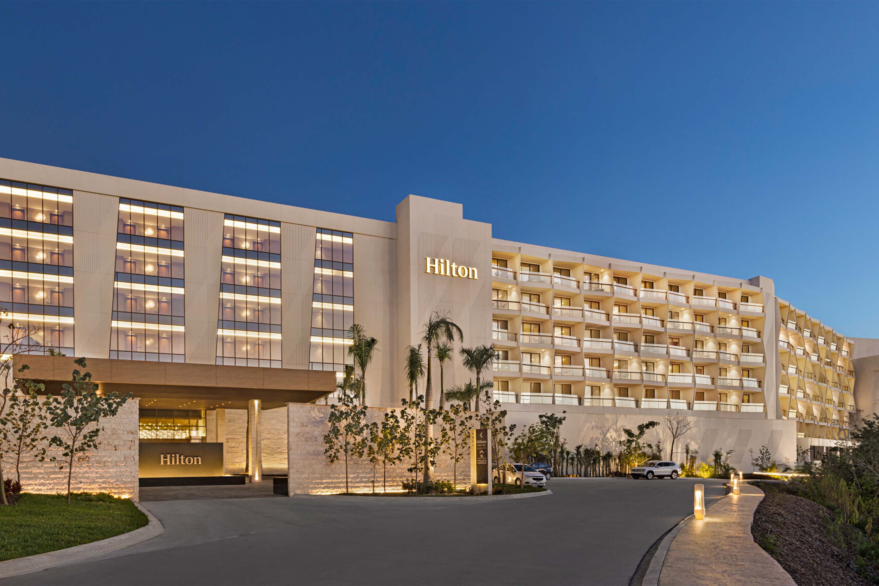 Hilton_Cancun_All_Inclusive_Exterior.jpg