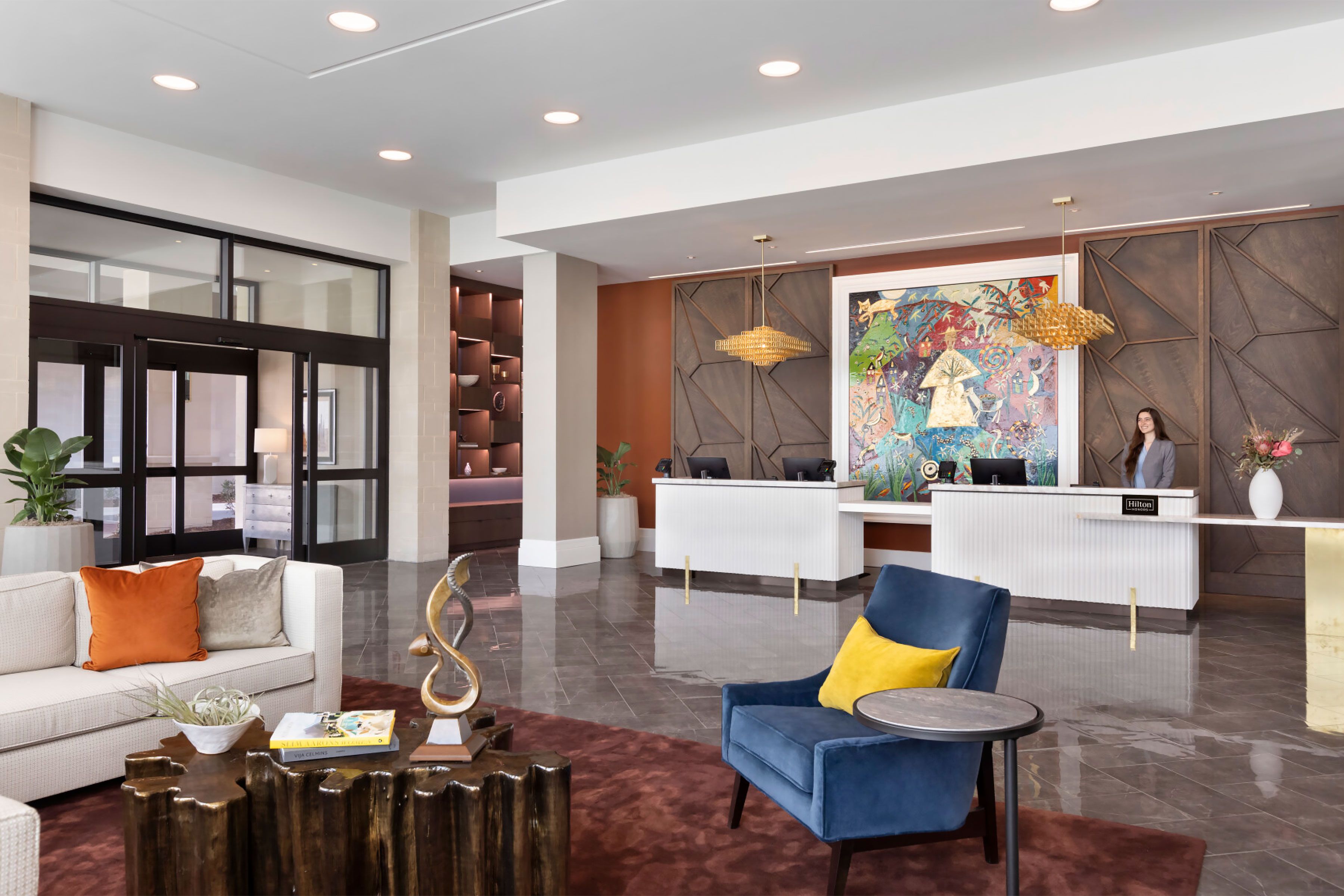 ValleyHotel_CurioCollection_Hilton_Lobby_FrontDesk.jpg
