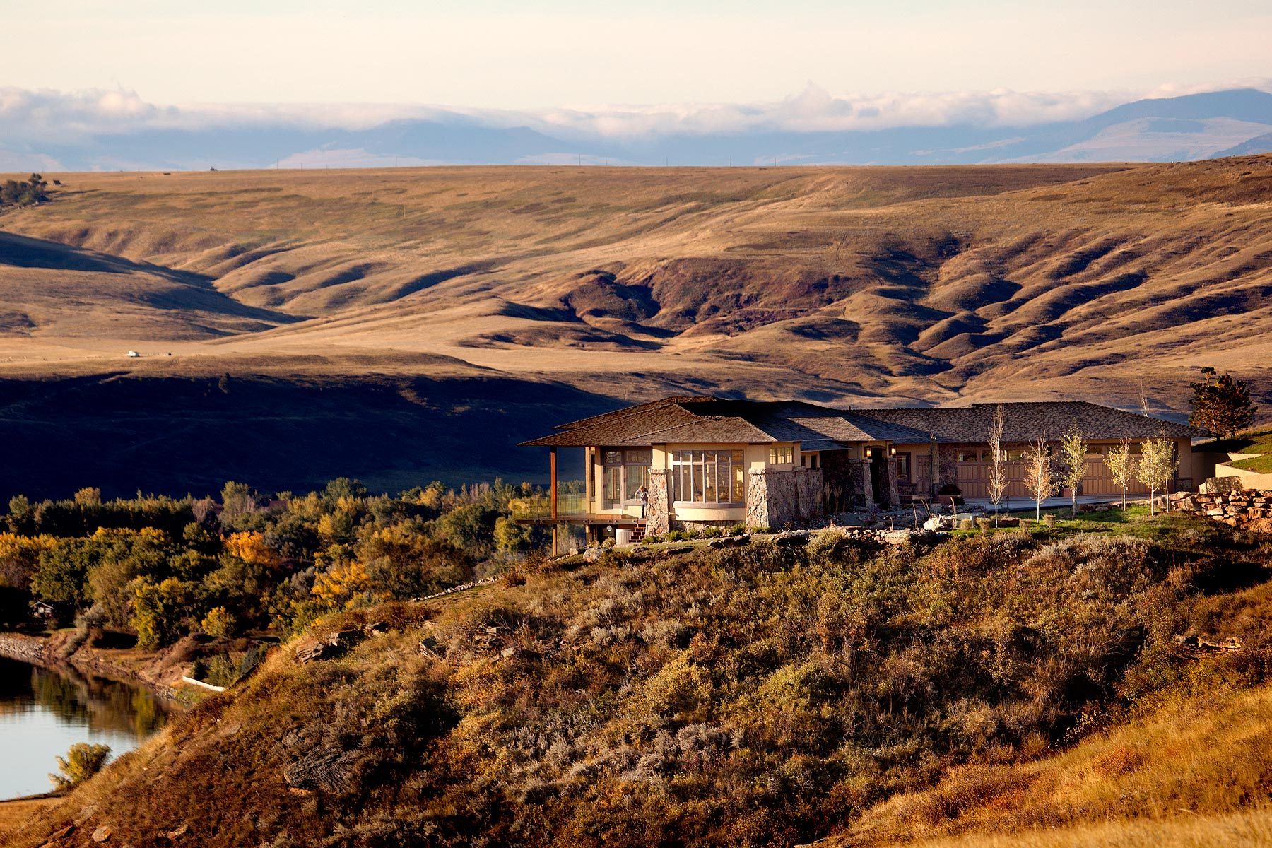 1montana_home_missouri_river.jpg