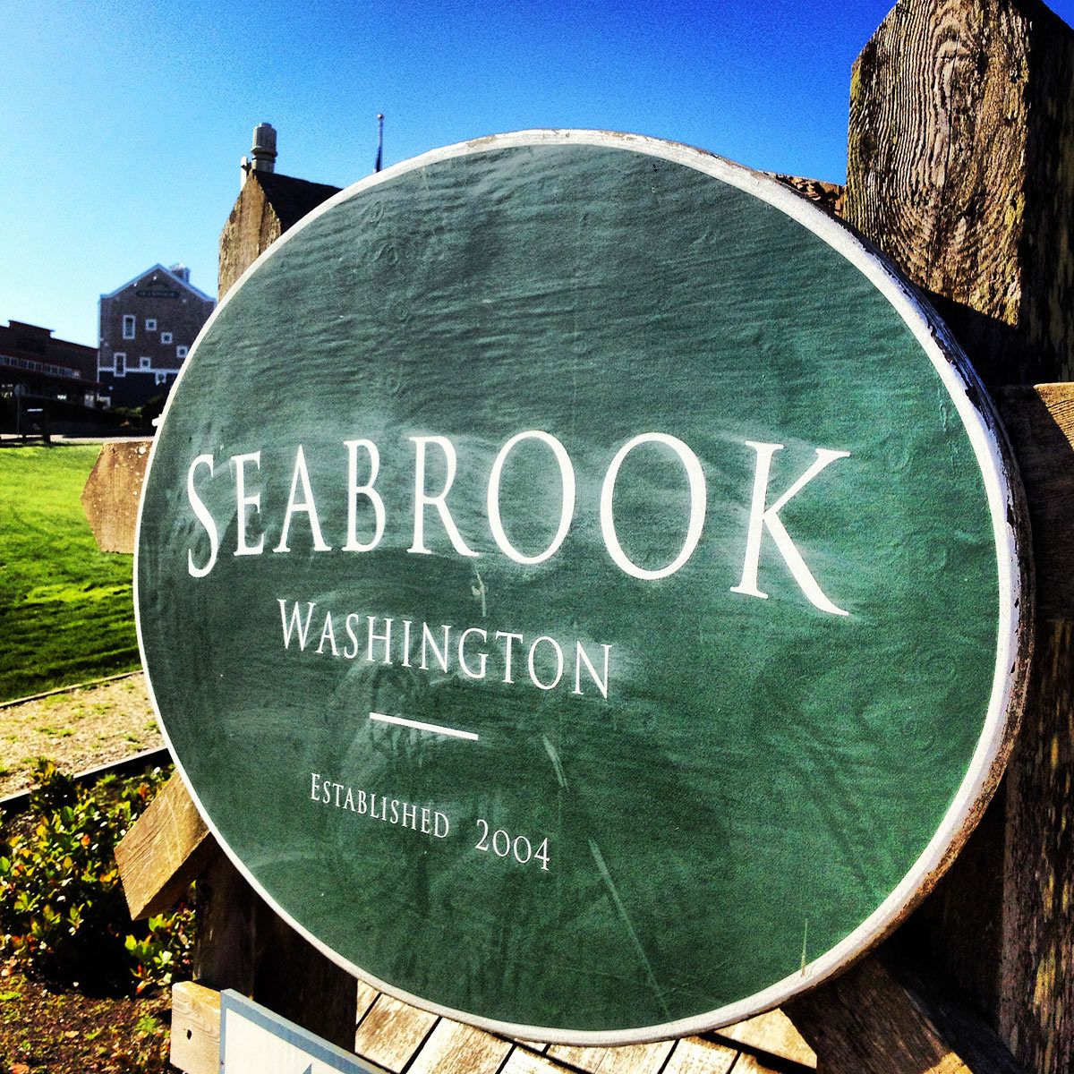 1seabrooke_oregon_sign_green_instagram.jpg