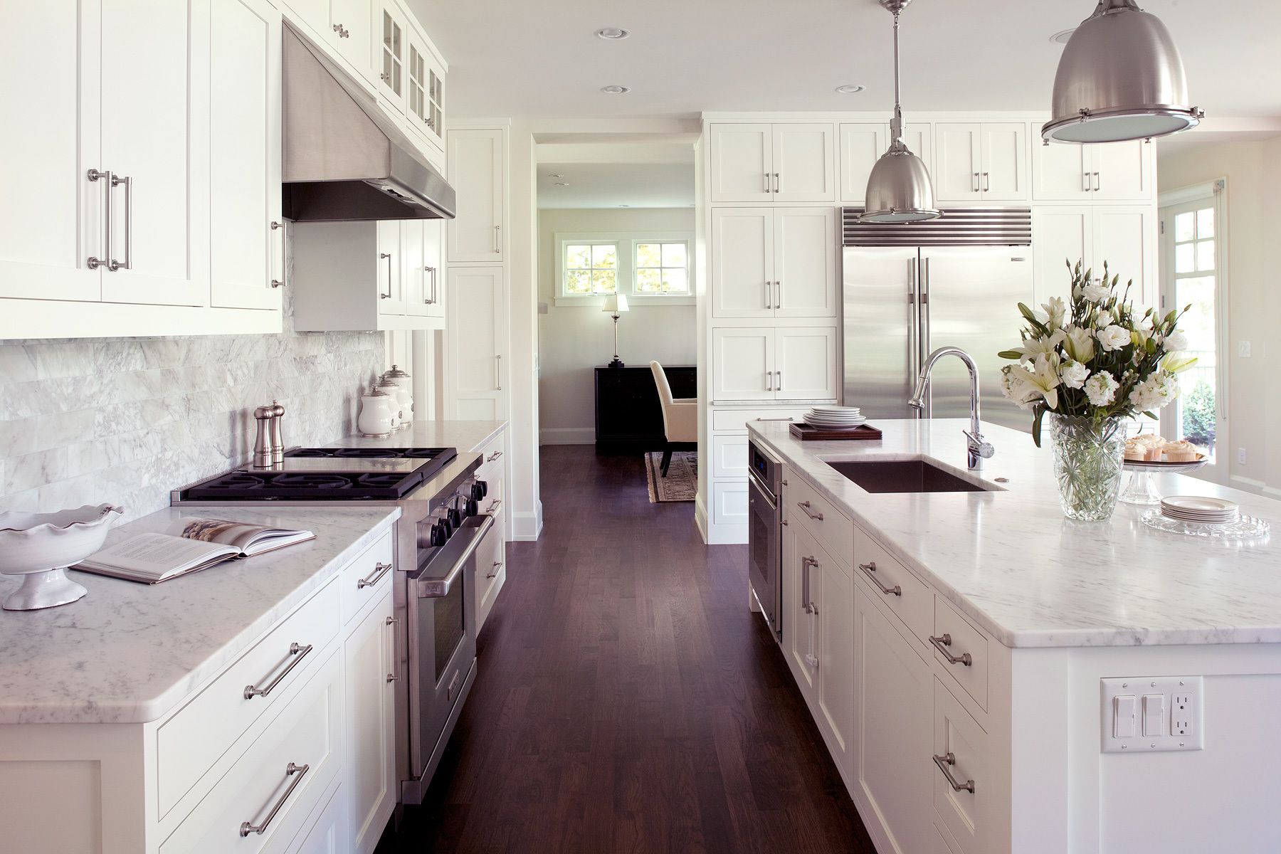 1streeter_white_kitchen_marble_counter.jpg