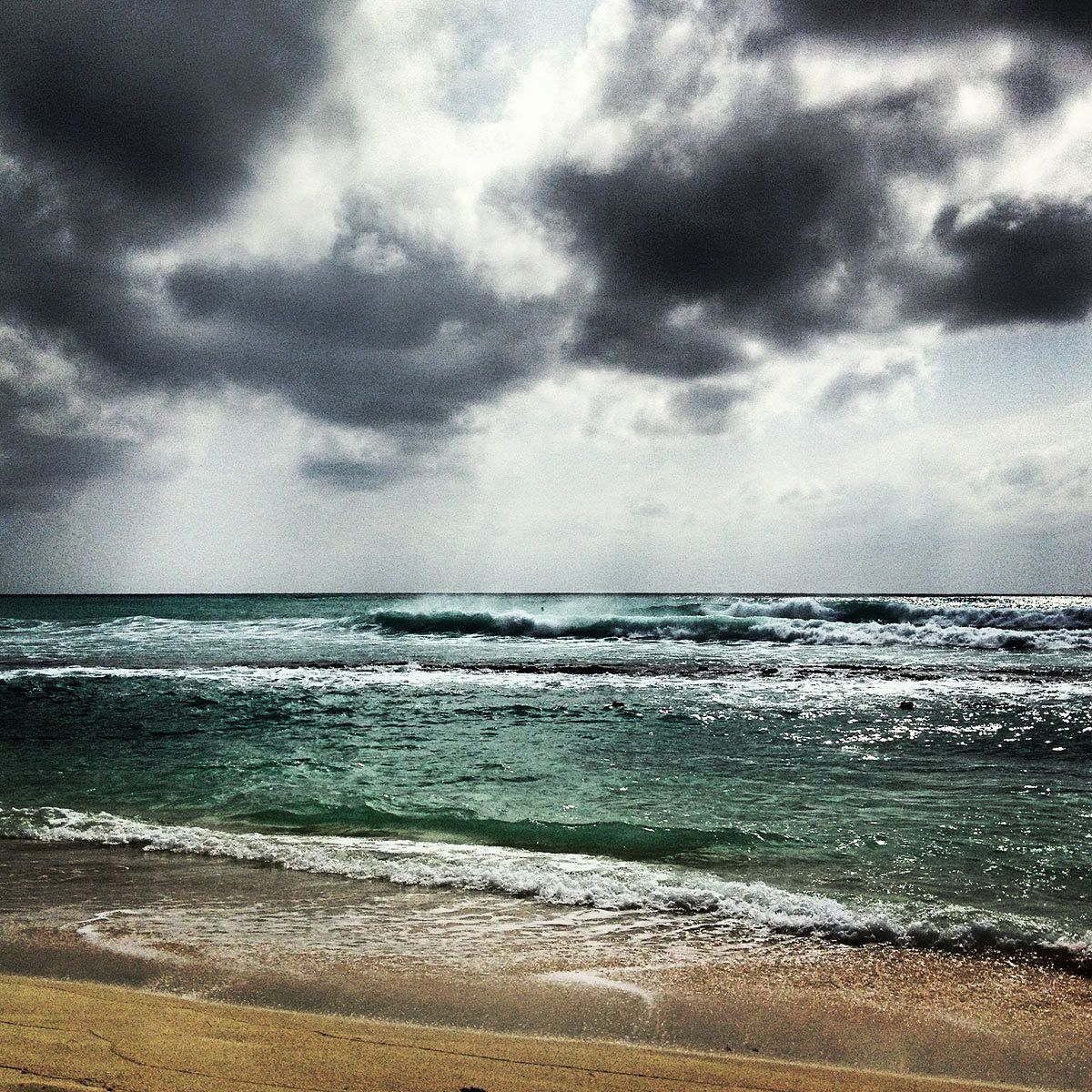 1cayman_island_beach_storm_instagram.jpg