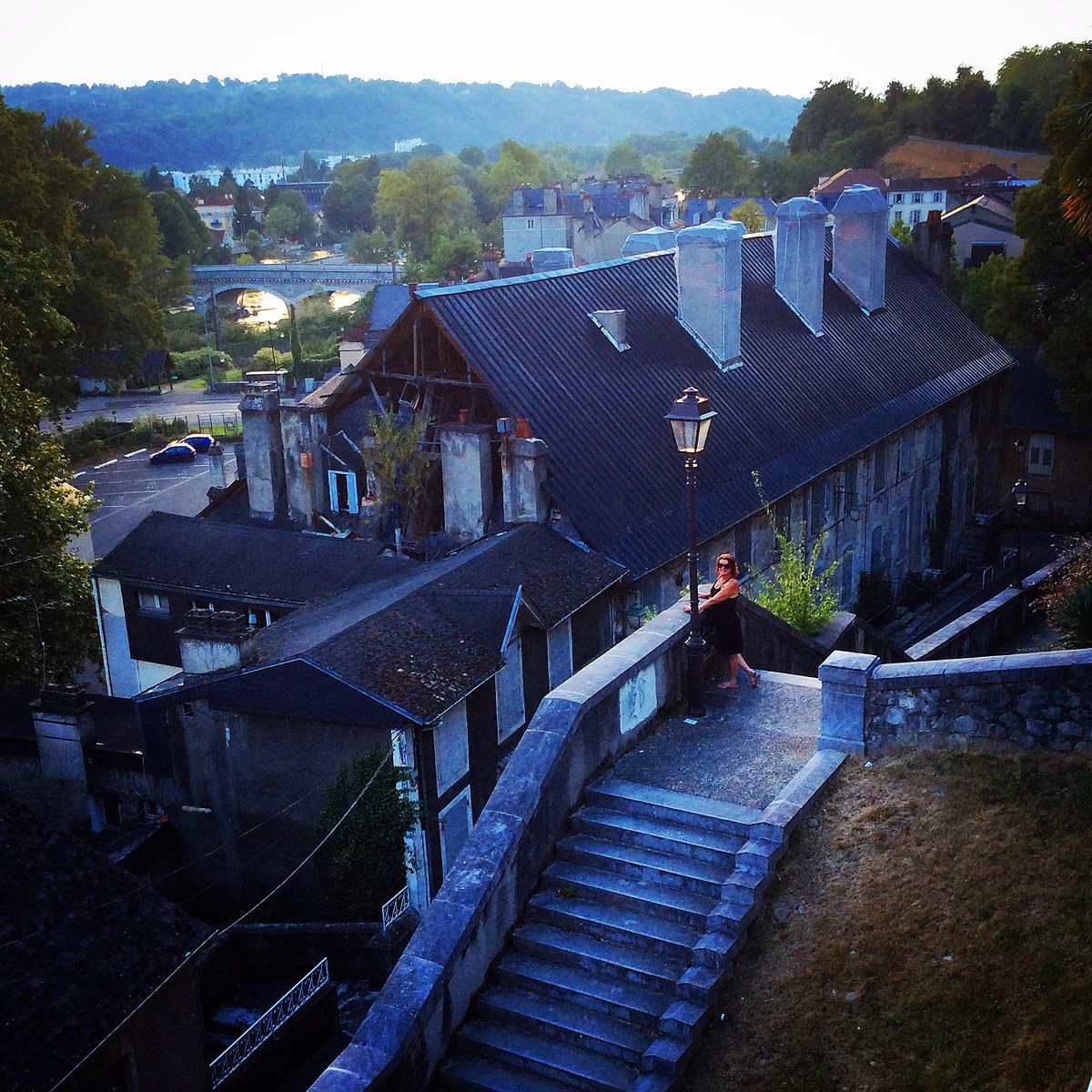 1pau_france_village_stairs.jpg