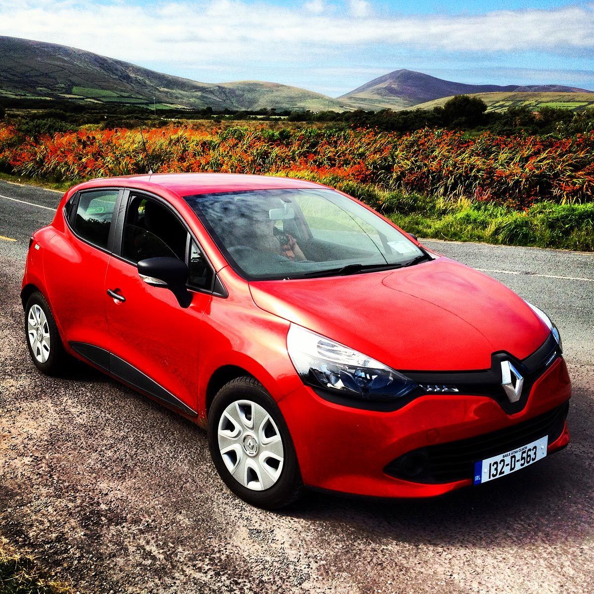1renault_ireland_dingle_penninsula_instagram.jpg