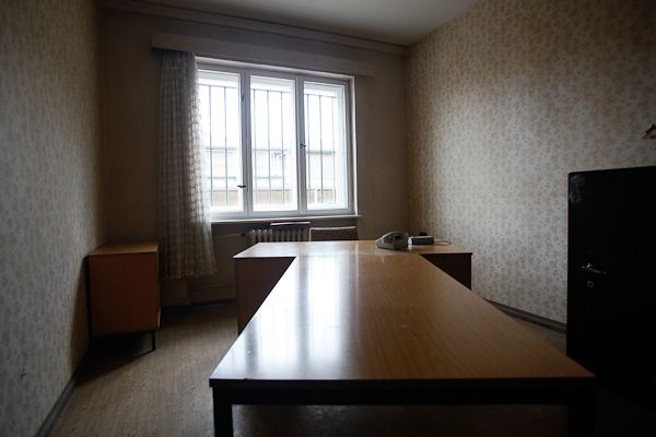 Germany_interrogation-room.jpg
