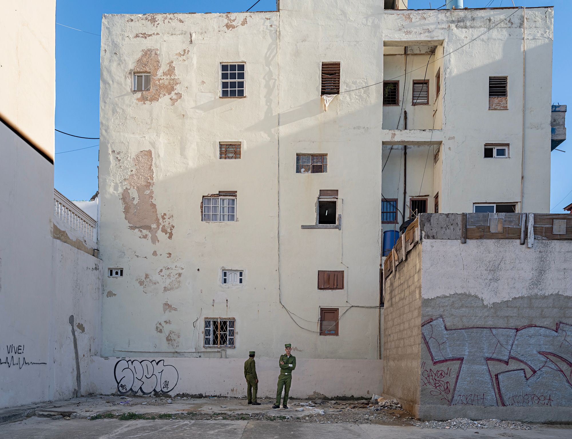 _DSF5865 Policement copy 2.jpg