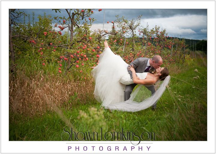 11-002_keywords_bride_groom_3222