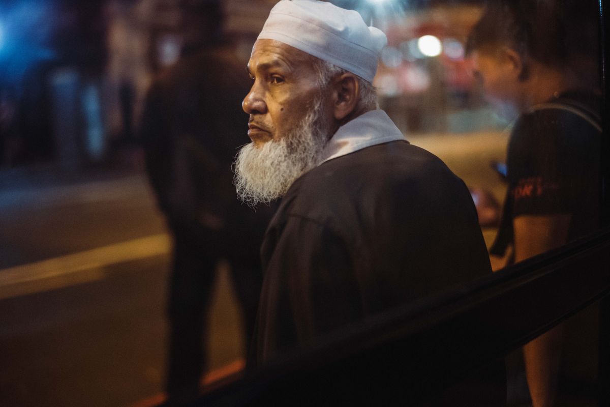 © SARAH LEE - BUS LIFE CAMDEN TOWN, AUGUST 2017. bus02.jpg