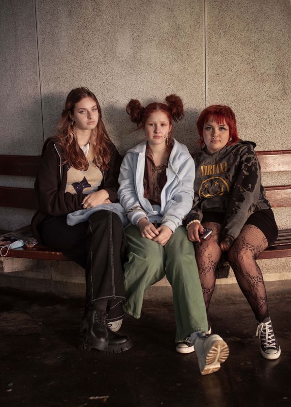 © SARAH LEE - AMELIA, MIRIAM, WILLOW. AUGUST 2021. girls hyde2.jpg