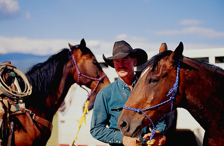 1Cowboy_with_horses