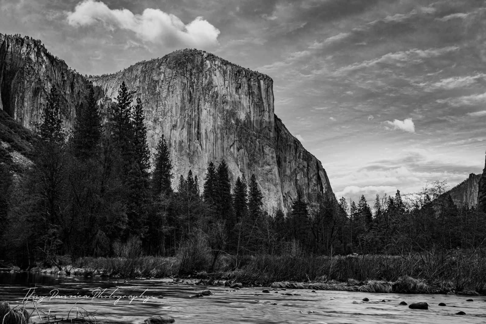 El Cap BW.jpg