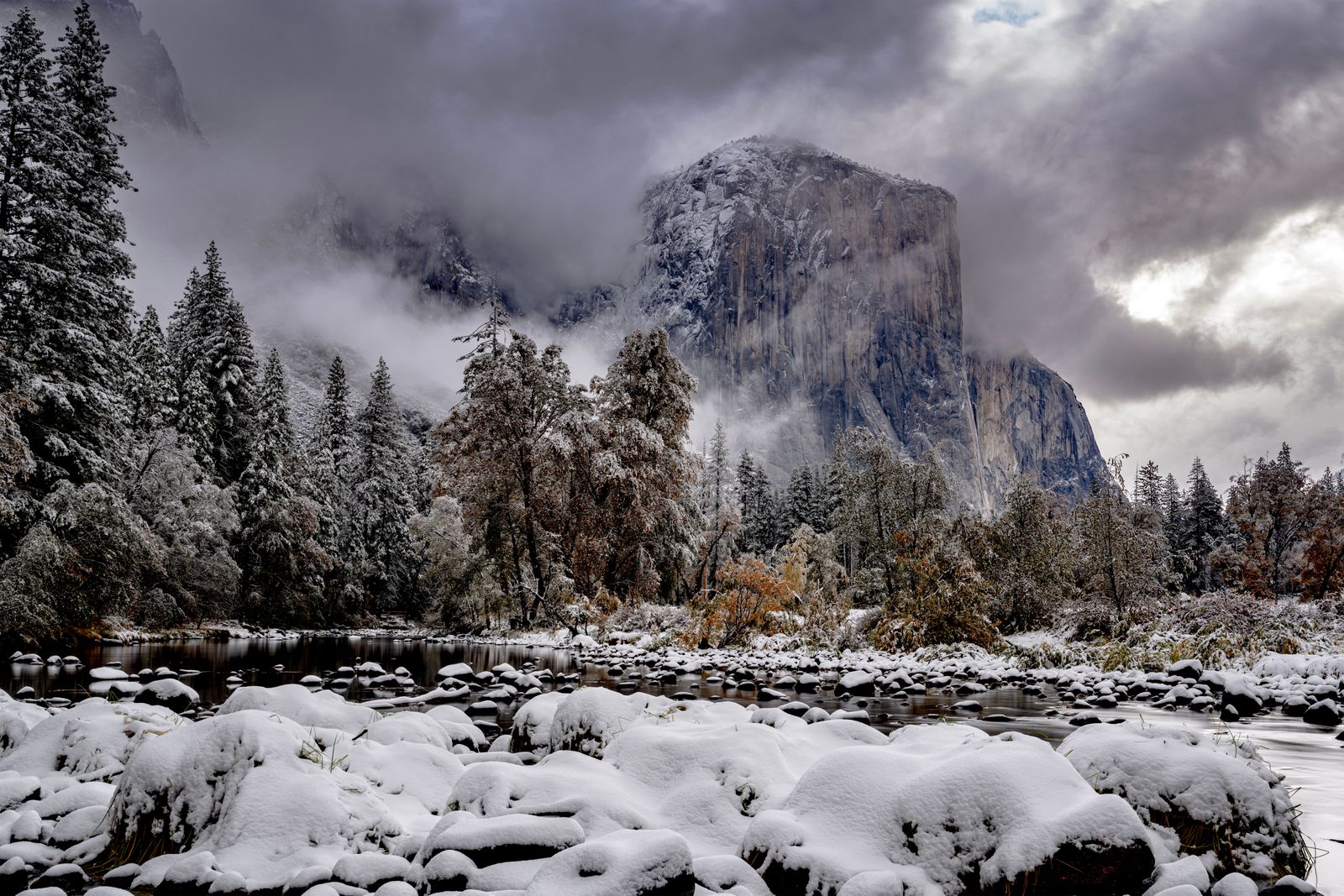 El Capitan, Yosemite National Park El Capitan in WInter