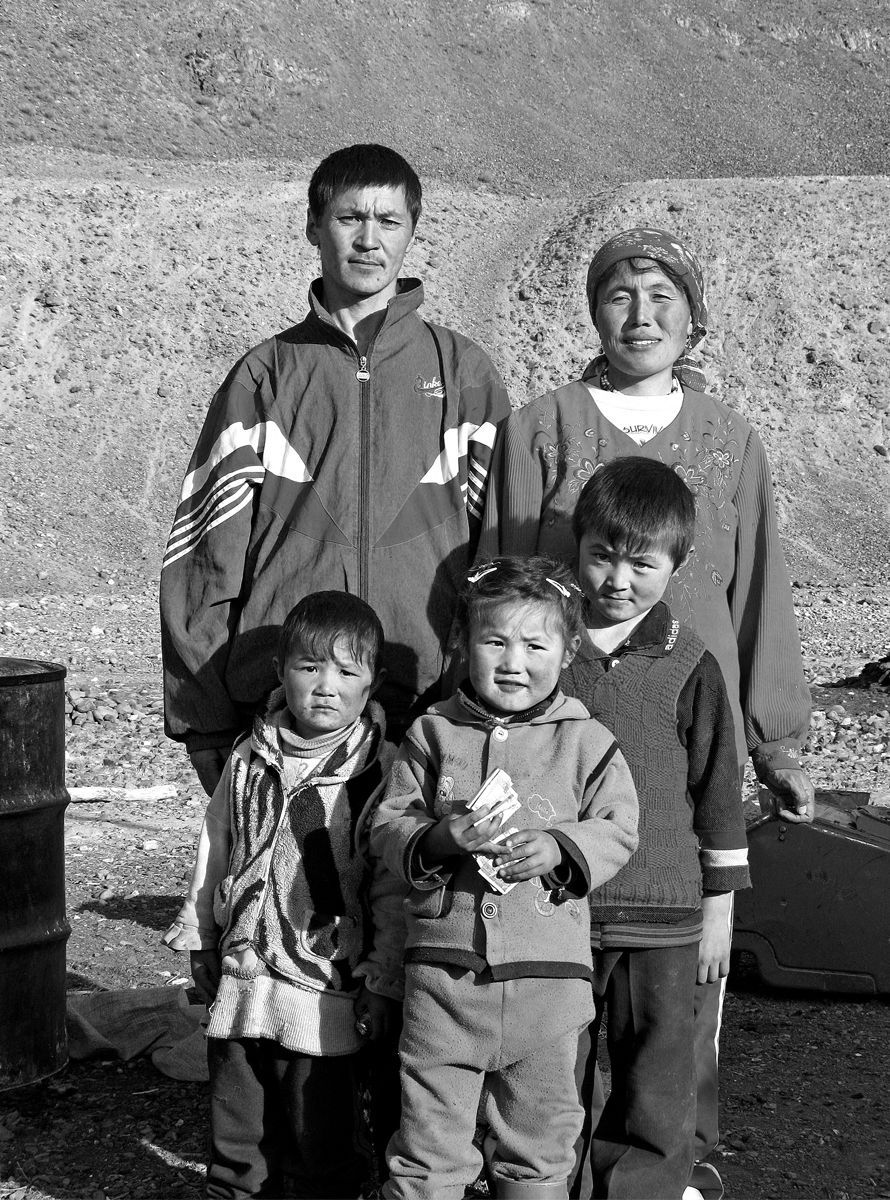 1kazakh_family_bw.jpg