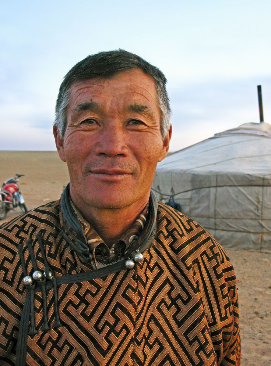 1gobi_nomad_1.jpg
