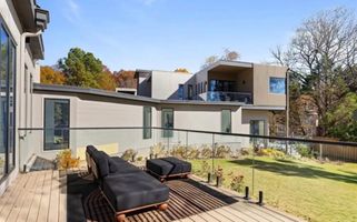 37-atlanta-modern-luxury-estate-terrace-with-garden-view.jpg