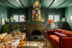01-ansley-park-atlanta-emerald-green-parlor-fireplace-hero.jpg