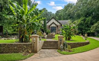 28-cipresso-castle-decatur-grand-approach-terraced-steps.jpg