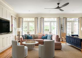 05-ansley-park-atlanta-sunlit-living-room-pink-sofa.jpg