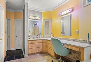 22-cipresso-castle-decatur-makeup-vanity-area.jpg