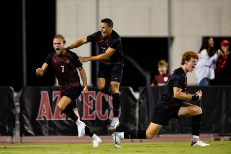 msoccer_sdsu_v_ucr_dtuskan_01067.jpg