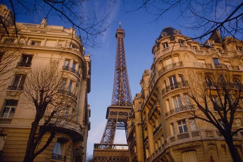 1france_Paris__effil_tower_apartments