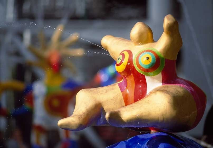 1France_paris_fountain_gal