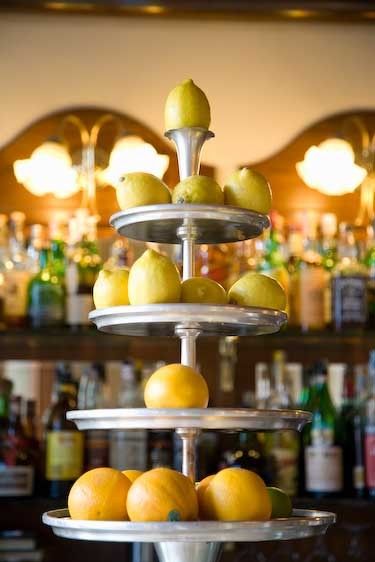 1Italy_Sienna_bar_lemons