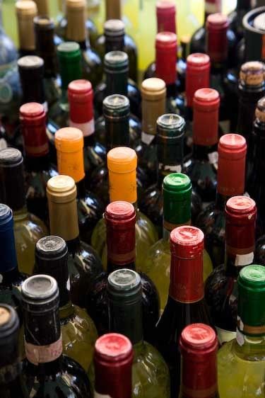 1Italy_Sienna_wine_bottles